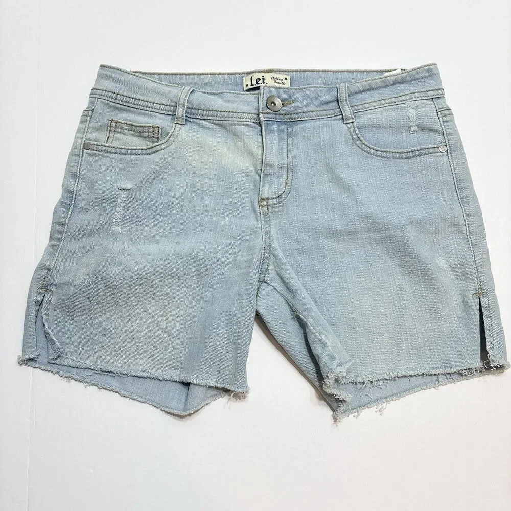 Vintage l.e.i. 